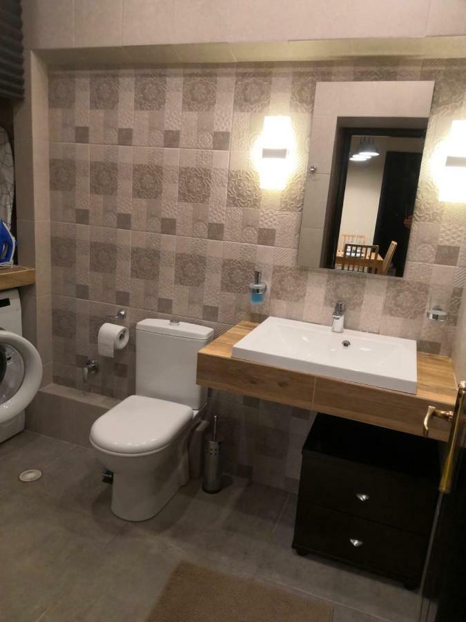 Comfortable Apartment Near The Central Beach เนอา สกีโอนี ภายนอก รูปภาพ