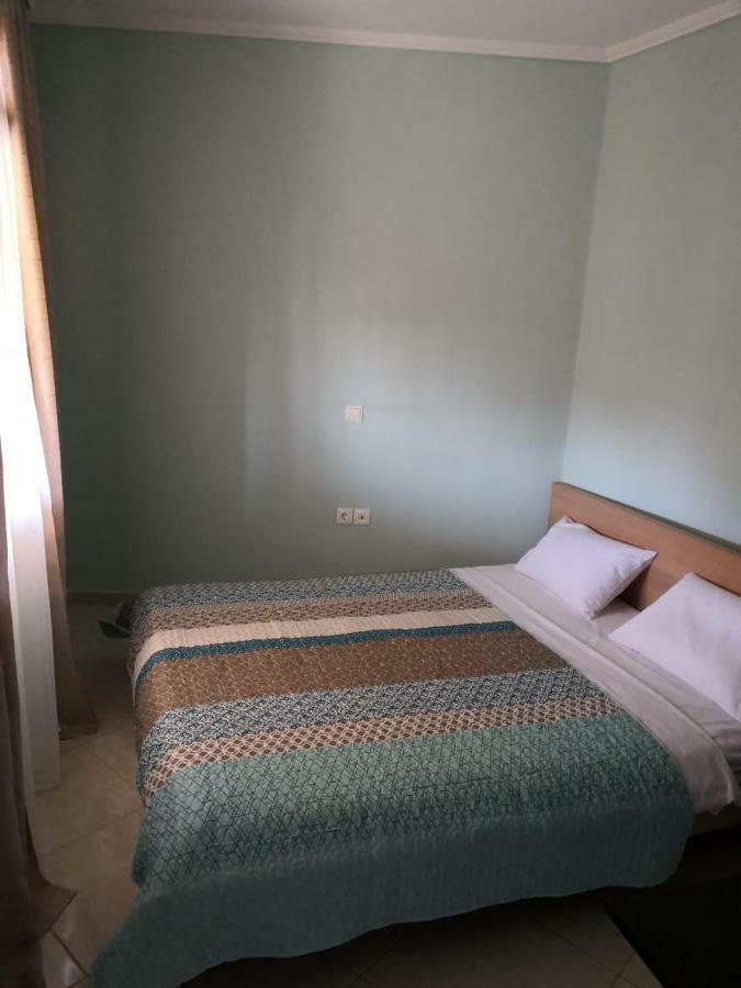 Comfortable Apartment Near The Central Beach เนอา สกีโอนี ภายนอก รูปภาพ