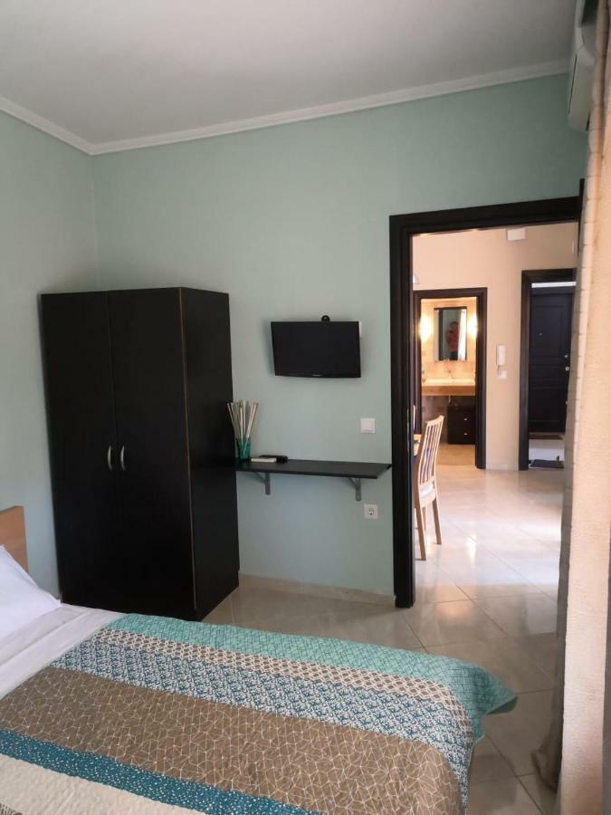 Comfortable Apartment Near The Central Beach เนอา สกีโอนี ภายนอก รูปภาพ